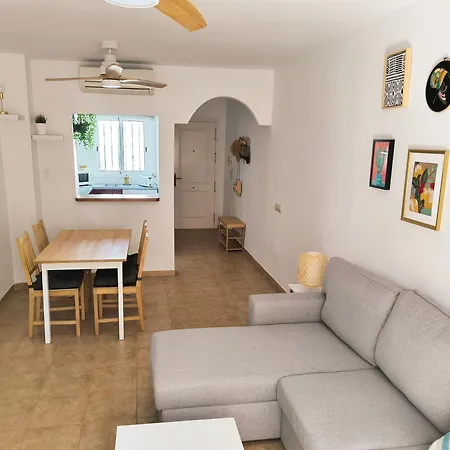 Casa Lolica - *